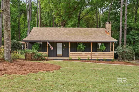 410 Frederick Ave, Fairhope, AL 36532