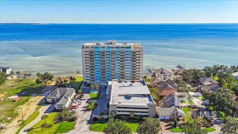 825 Bayshore Dr #508, Pensacola, FL 32507