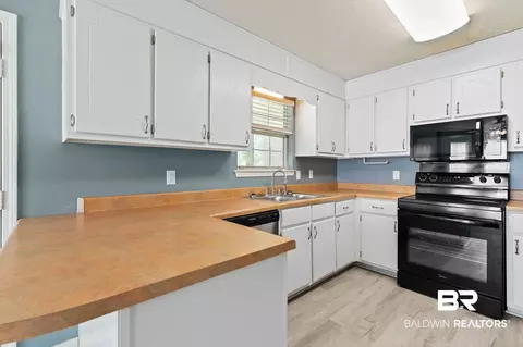 Kitchen - 35673 County Road 39, Stapleton, AL 36578 photo 1 of 3
