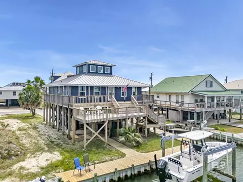 2238 Mallard St, Dauphin Island, AL 36528