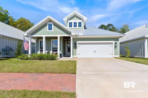 2533 Bienville Ave, Gulf Shores, AL 36542