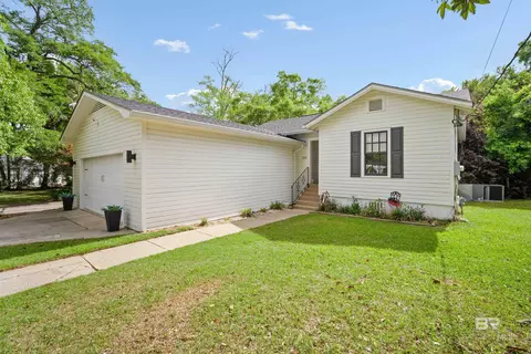 Exterior - 103 Emogene Pl, Mobile, AL 36606 photo 5 of 7