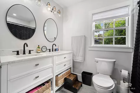 Bath - 103 Emogene Pl, Mobile, AL 36606 photo 1 of 2