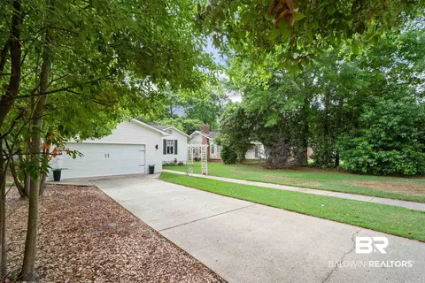 Exterior - 103 Emogene Pl, Mobile, AL 36606 photo 4 of 7