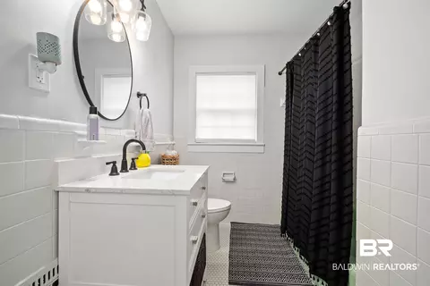 Bath - 103 Emogene Pl, Mobile, AL 36606 photo 2 of 2