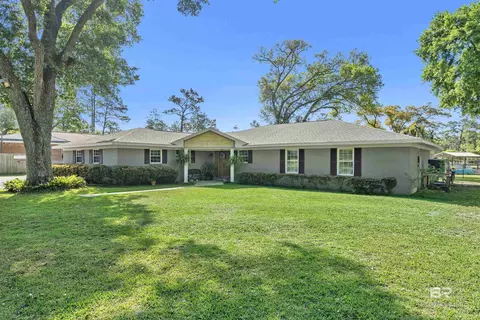 7231 Riverwood Dr W, Foley, AL 36535
