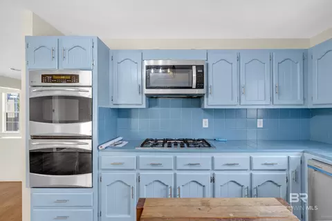 Kitchen - 30758 Pine St, Elberta, AL 36530 photo 2 of 2