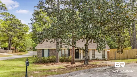 101 Buena Vista Cir S, Daphne, AL 36526