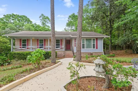 2965 Longleaf Dr, Mobile, AL 36693