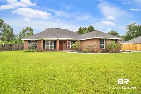 119 Destrehan Rd, Fairhope, AL 36532