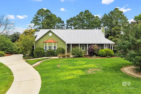 10195 Grove Dr, Fairhope, AL 36532