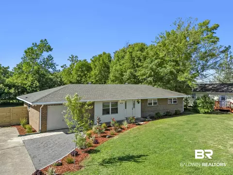 419 W Roosevelt Ave, Foley, AL 36535