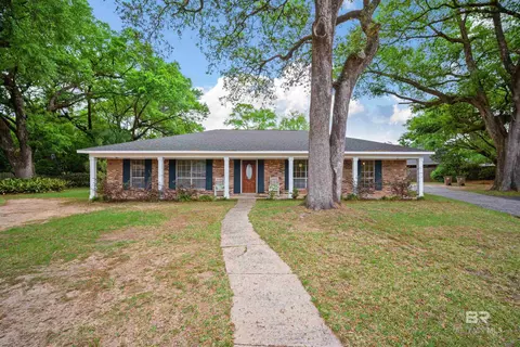 705 Oak Field Dr, Mobile, AL 36609