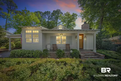 202 Orange Ave, Fairhope, AL 36532
