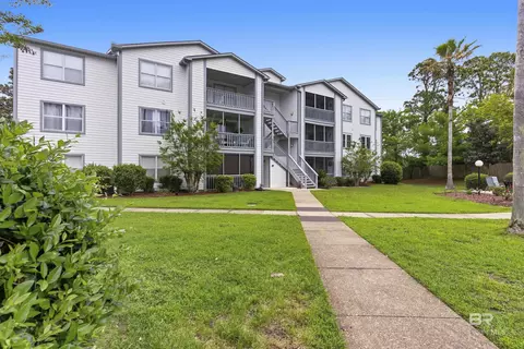 2200 W 2nd St #303E, Gulf Shores, AL 36542