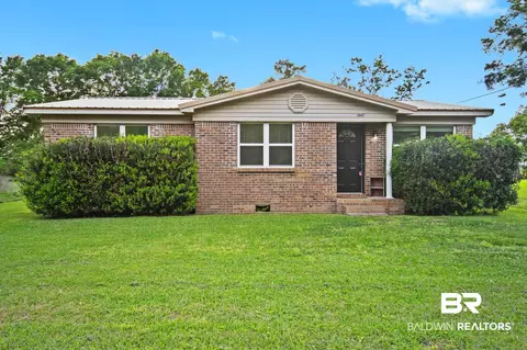 1062 N Magnolia St, Loxley, AL 36551