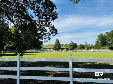 13795 White Rd, Silverhill, AL 36576