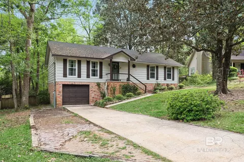 224 Tracy Cir, Daphne, AL 36526