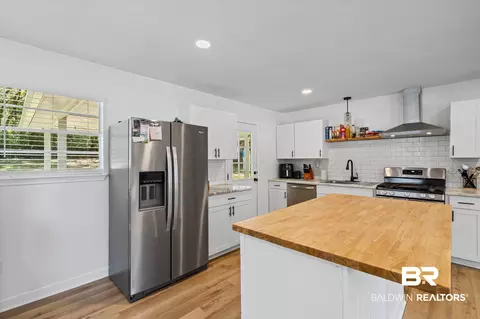 7051 Cambridge Dr, Mobile, AL 36619 photo 5