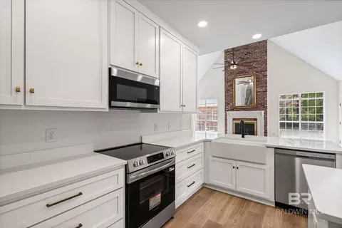 Kitchen - 3451 Lacoste Rd, Mobile, AL 36618 photo 3 of 4