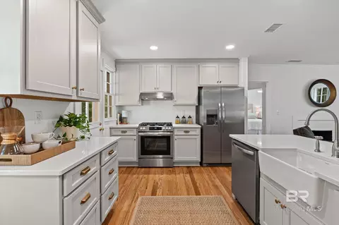 Kitchen - 5210 S Pineview Ln, Mobile, AL 36608 photo 3 of 3