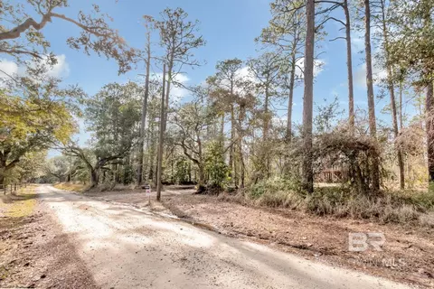 5250 Lossing Rd, Coden, AL 36523