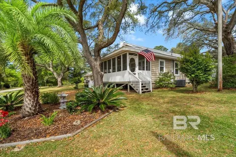 24715 Murphy Ln, Elberta, AL 36530