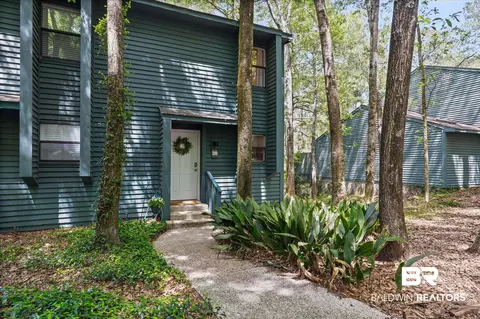 28 Summer Oaks Dr, Daphne, AL 36526
