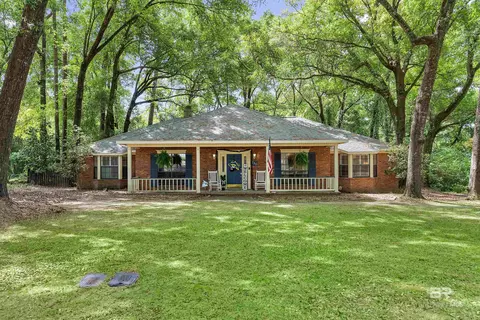 710 Holly Dr, Fairhope, AL 36532