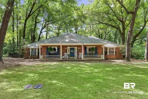 710 Holly Dr, Fairhope, AL 36532