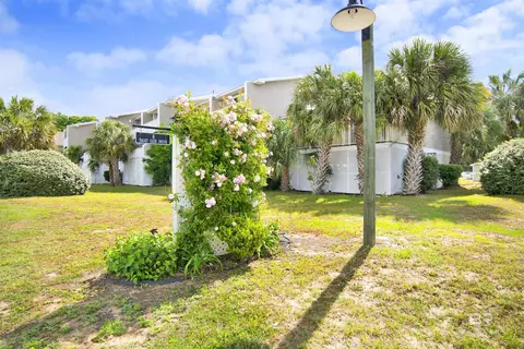 6 Yacht Club Dr #109, Daphne, AL 36526