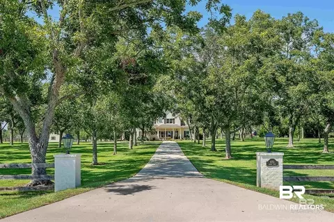 8753 Bishop Rd, Fairhope, AL 36532