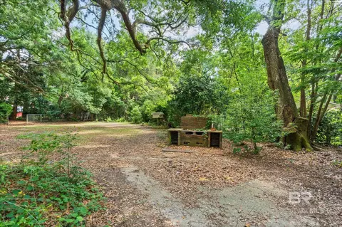Exterior - 2255 Pratt Dr, Mobile, AL 36605 photo 4 of 6