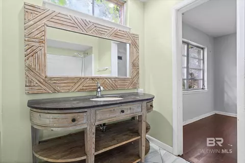 Bath - 2255 Pratt Dr, Mobile, AL 36605 photo 1 of 1