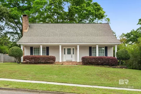 6104 Scenic West Dr, Mobile, AL 36693