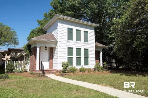 100 Kensington Ct, Fairhope, AL 36532
