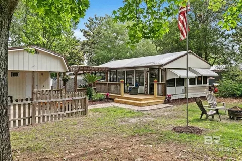 473 Buena Vista Dr, Lillian, AL 36549