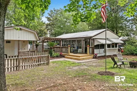 473 Buena Vista Dr, Lillian, AL 36549