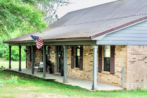 10730 Meadow Ln, Irvington, AL 36544