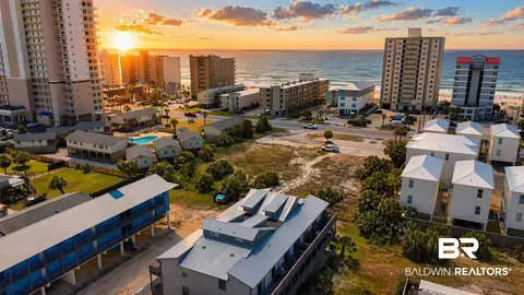 1041 W Lagoon Ave #302, Gulf Shores, AL 36542