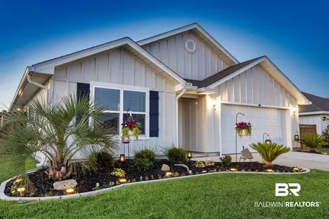 420 Winters Ave, Gulf Shores, AL 36542