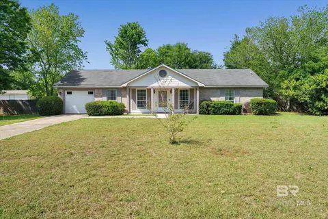 10221 Woodmere Dr, Fairhope, AL 36532