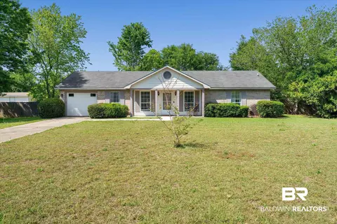 10221 Woodmere Dr, Fairhope, AL 36532