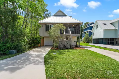 5201 Skiff Ln, Gulf Shores, AL 36542