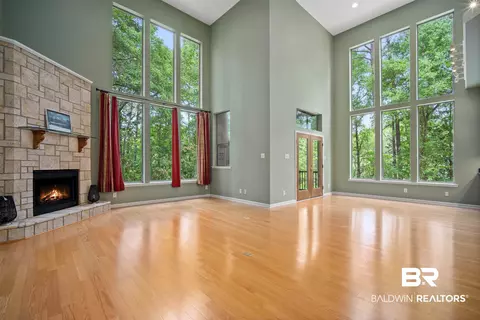 Living - 3780 Pelham Dr, Mobile, AL 36619 photo 2 of 6
