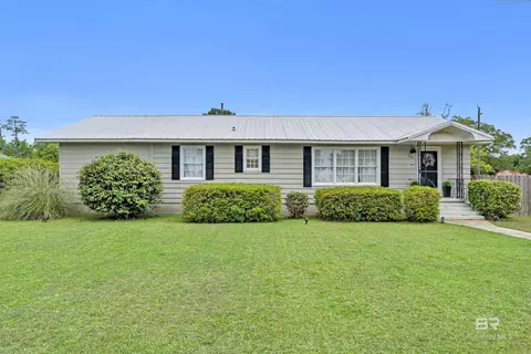 402 W Magnolia Ave, Foley, AL 36535