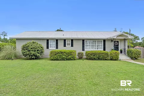 402 W Magnolia Ave, Foley, AL 36535