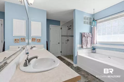 Bath - 5179 E Mossberg Dr, Theodore, AL 36582 photo 1 of 4