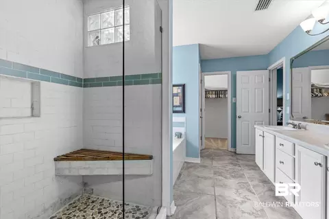 Bath - 5179 E Mossberg Dr, Theodore, AL 36582 photo 2 of 4