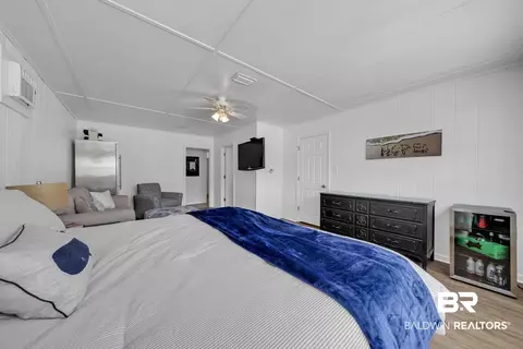 Bedroom - 9237 Shore Dr, Foley, AL 36535 photo 2 of 5